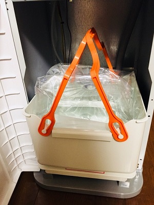 下から入れるタイプ　チャリティーウォーターサーバー